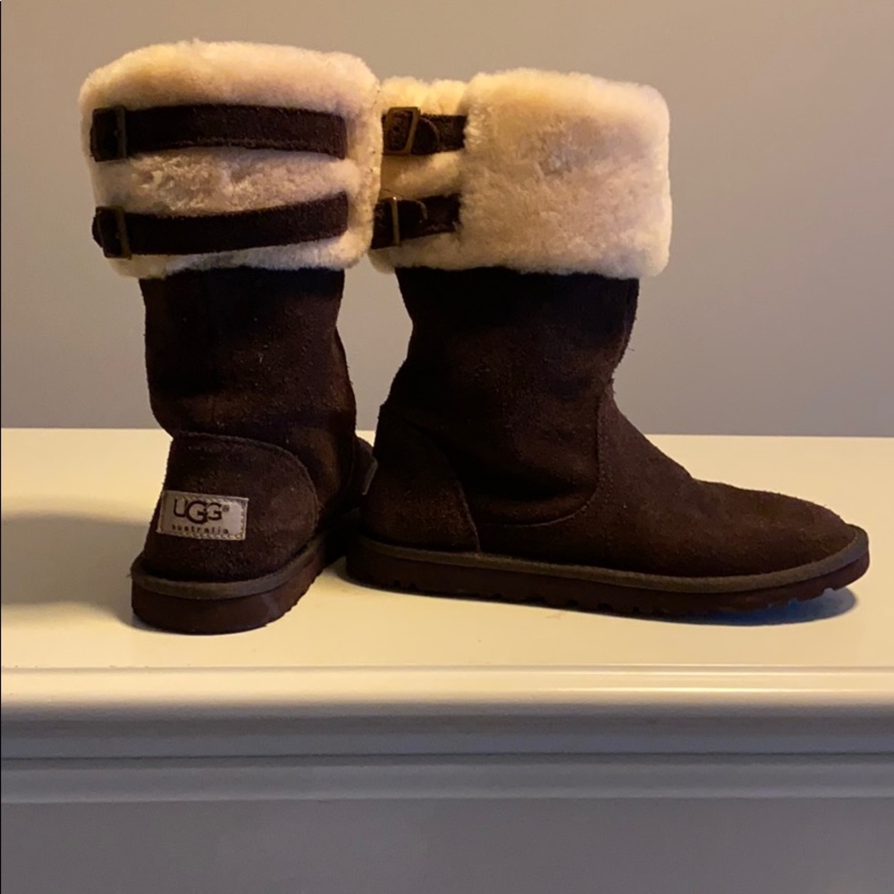 Ugg boots brown excellent condition girls size 4